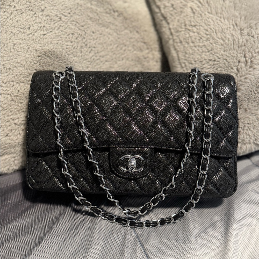 CHANEL Black Quilted Leather Shoulder Bag with Chain Strap
